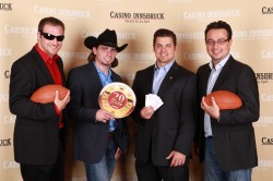 Philipp Margreiter (Linebacker), Wade Smith (Defensive Back Coach), Lukas Miribung (Runningback) und Shuan Fatah (Head Coach). (Foto: Casino Innsbruck)