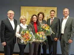 Die Geschäftsführung dankte Gisela Winterberg, Nadja Beer und Marita Gehling. (v.l.n.r.: Ulrich Schmidt, Gisela Winterberg, Nadja Beer, Marita Gehling, Burkhard Revers, Arne Schmidt).