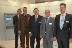 V.l.n.r.: Das HESS-Vertriebsteam auf der E-world 2013: Wolfgang Ristau, Carsten Ebeling, Frank Brüning, Günter Miekley und Ulrich Breyer.
