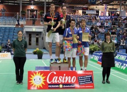 Strahlende Gewinner: Johannes Schöttler (1. BC Bischmisheim) und Ingo Kindervater (1. BC Beuel) haben sich in einer spannenden Partie gegen Oliver Roth (PTSV Rosenheim) und Michael Fuchs (1. BC Bischmisheim) durchgesetzt.