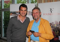 Gemeinsam für die gute Sache – Roger Federer und Paul Gauselmann (v.l.n.r.)