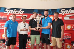 Freuen sich gemeinsam auf den Casino-Merkur-Spielothek-Cup 2013: Dirk Beuchler, Armin Gauselmann, Jens Vortmann, Jens Schöngarth und Aaron Ziercke