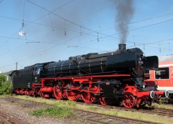 Unternehmer Paul Gauselmann beteiligte sich mit 25.000 Euro an der Restaurierung der historischen Dampflokomotive 01 150, die am 31. August auf der Bahnstrecke zwischen Bielefeld und Rahden zu sehen ist. (Fotograf: Joachim Schmidt)