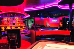 Draußen wird es langsam kälter – der Club 2Hundert kontert mit einem heißen Novemberprogramm. (Foto: WestSpiel)