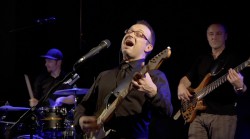 Zeigt auf der Bühne vollen Einsatz: Udo Klopke (Foto: Andreas Döring)