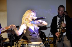 Zum Abschluss des Novemberprogramms präsentiert der Club 2Hundert eine große Stimme: Simone Stiers. (Foto: Kenny Stewart)