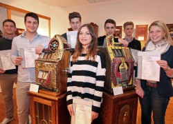 V.l.n.r.: Pierre Beckschebe, Florian Kadriu, Yannik Spreen, Larissa Ceccio, Andre Hübner, Sören Schöneberg und Jana Schröder. Nicht auf dem Foto: Jacqueline Häseker und Markus Bohr.