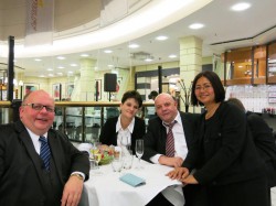 Begeisterte Kunden im KaDeWe