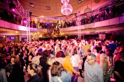 Große Ü30-Party am 7. März in der ShoppingWelt Dodenhof. (Foto: Kessmeyer Consults)