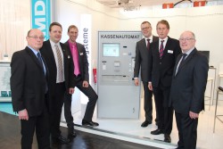 Auf der E-World 2015 standen den Messebesuchern als Experten zur Verfügung: Günter Miekley, Armin Gonther, Achim Heinkele, Carsten Ebeling und Vertriebsleiter Wolfgang Ristau vom HESS-Vertriebsteam sowie Ludwig Roß von den Stadtwerken Gronau (v.l.n.r.).