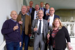 Vorne 1. Reihe v.l.n.r.: Ulrich Emmler, Karl Koch, Wolfgang Anton, Gottfried Kunze, Bernadette Weber; 2. Reihe v.l.n.r.: Guenter Dillmann, Michael Müsgens, Thomas Salinger; 3. Reihe v.l.n.r.: Walter Kruth, Peter Nolden. (Foto: WestSpiel)