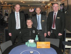 V.l.n.r.: Eugen Kress (Poker Palace), Sinisa Bodrozic, Tom Strobel (Swiss Casinos Schaffhausen), Martin Frank (Poker Palace).
