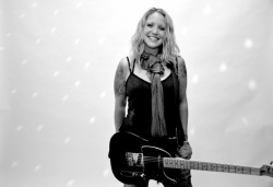 Eindrucksvolle Rock- und Pop-Songs aus Kanada – Sarah Smith begeistert am 2. Mai live in der Spielbank Hohensyburg. (Foto: Cheryl Mazak)