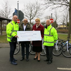 Thomas Zentgraf (Jugendverkehrsschule), Francesco Vescio (Bally Wulff), Dr. Franziska Giffey (Bezirksstadträtin), Siegfried Müller (Jugendverkehrs.)