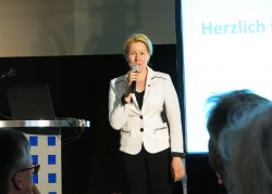 Bezirksbürgermeisterin Frau Dr. Giffey