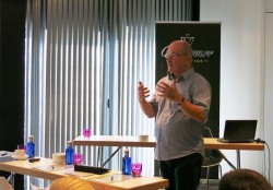 Vortrag durch Robert Hess