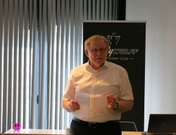 Vortrag durch Ulrich Schmidt