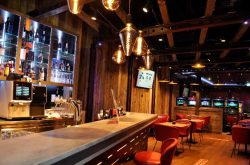 Casino 96: Bar und Bistro.