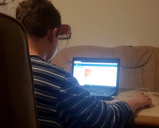 Stottertherapie - Digitale Nachsorge (Foto: Stiftung „Hilfe für Familien in Not“ - Hermann G.)