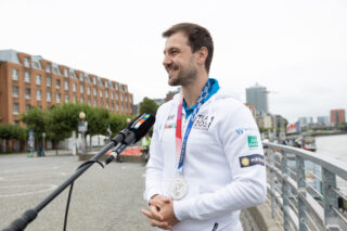 Tischtennis-Superstar Timo Boll erreichte die Silbermedaille im Teamwettbewerb bei den Sommerspielen in Tokio.