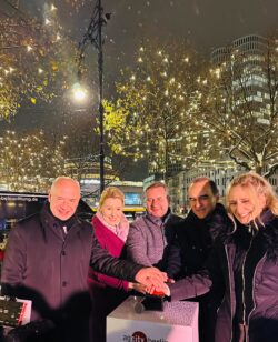 V.l.: Kai Wegner (CDU), der Regierende Bürgermeister von Berlin, Franziska Giffey (SPD), Senatorin für Wirtschaft, Energie und Betriebe, Uwe Timm von der AG City, Gerhard Wilhelm, Sprecher der Geschäftsführung der Spielbank Berlin, und Kirstin Bauch (Bündnis 90/Die Grünen), Bezirksbürgermeisterin von Charlottenburg-Wilmersdorf. (Foto: BERLINboxx)