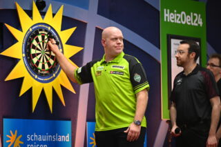 Für den dreimaligen Darts-Weltmeister Michael van Gerwen war dieses Jahr im Halbfinale Schluss. (Foto: Brainpool / Willi Weber)