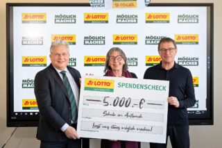 V.l.n.r.: Frank Schwarz (Geschäftsführer Sächsische Lotto-GmbH), Margret Rasfeld (Geschäftsführerin Schule im Aufbruch), Ralf Rangnick (Österreichischer Nationaltrainer). (Foto: Christian Modla)