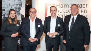 V.l.n.r.: Jennifer Broocks (Länderbeauftragte für Hamburg), Gundolf Aubke (1. Vorsitzender des Hamburger Automatenverbandes e.V.), Dennis Thering (MdHB, Fraktionsvorsitzender der CDU-Fraktion Hamburg) und Georg Stecker (Sprecher des Vorstands Die Deutsche Automatenwirtschaft e.V.). (Foto: DAW/AWI/Patrick Lux)