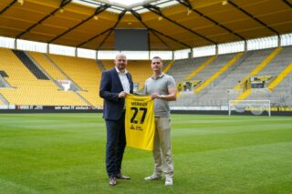 Björn Hohlt (links), Geschäftsführer der Merkur Spielbanken, und Philip Macherey, Leiter Marketing und Sponsoring bei Alemannia Aachen, blicken der Partnerschaft optimistisch entgegen. (Foto: Merkur Group)