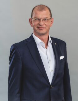 Lars Felderhoff, Vorstandssprecher der Merkur Group (Foto: Merkur Group)