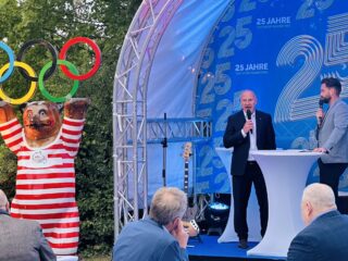 Lob vom Regierenden Bürgermeister Kai Wegner für 25 Jahre Sportmarketing-Spitzenleistung. (Foto: BERLINboxx)