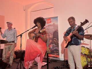 Die Band der kapverdischen Sängerin Cláudia Sofia zog das Publikum auf Schloss Benkhausen in ihren Bann. (Foto: Merkur Group)