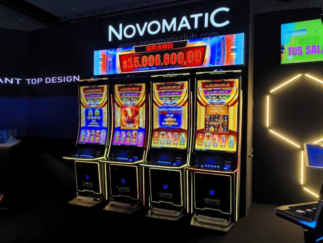 Premium Game Presentation with the BLACK EDITION II 1.49J cabinet and GLOBE LINK™ Xtension Vol. 1 & 2. (Photo: NOVOMATIC Gaming Colombia)