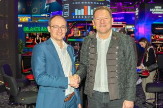 Looking forward to strengthening their collaboration: Dominik Raasch, Management Board Member, Merkur Games, and Goran Miškulin, CEO of Spintec. (Photo: Merkur Group)