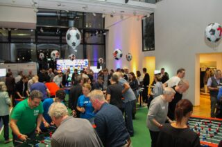 Eine gesellige Atmosphäre und Spannung bis zum Schluss: Der Ministergärten-Cup war auch in diesem Jahr gut besucht. (Foto: Merkur Group)