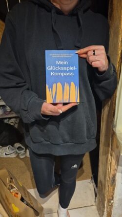 Ungewöhnlicher Einsatzort: Eine Hausfrau nutzt unseren Ratgeber als ‚Einkaufs-Bremse‘