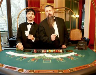 Andreas Voll und Dario Hernandez-Tirado treten für die Spielbank Bad Kissingen an. (Foto: Staatliche Lotterie- und Spielbankverwaltung Bayern)