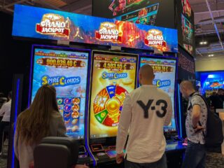 The jackpot system Spire in the Clouds captivated visitors at BEGE 2025. (Photo: Merkur Group)