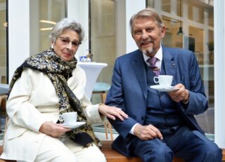 Großzügige Spender und Gründer der Stiftung: Karin und Paul Gauselmann freuen sich die Bürgerinnen und Bürger finanziell unterstützen zu können. (Foto: Merkur Group)