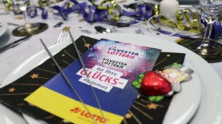 Mit 1 Mio. € startet ein noch unbekannter Spielteilnehmer der Silvesterlotterie von LOTTO Niedersachsen aus dem Landkreis Leer in das neue Jahr | Bildquelle: LOTTO Niedersachsen 
