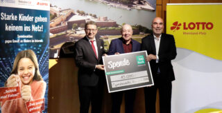 von links: Lotto-Geschäftsführer Jürgen Häfner, Lotto-Stiftungsvorsitzender Magnus Schneider und PSD-Bank Vorstandsvorsitzender Björn Engelmann.
