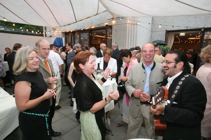 Bundesrätin Anna Franz mit Gatte, Militärkommandant Gottfried Schröckenfuchs<br>mit Gattin, Musiker von Iso Pazz