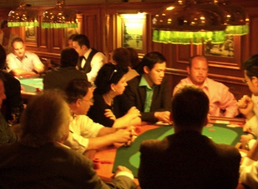 Full House in Poker-Town