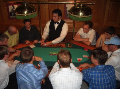 Full House in Poker-Town