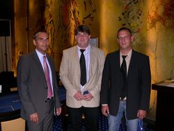 Siegerfoto v.l.n.r.: Turnierleiter Patrik Maier, Harald Schmidt, Björn Heintz